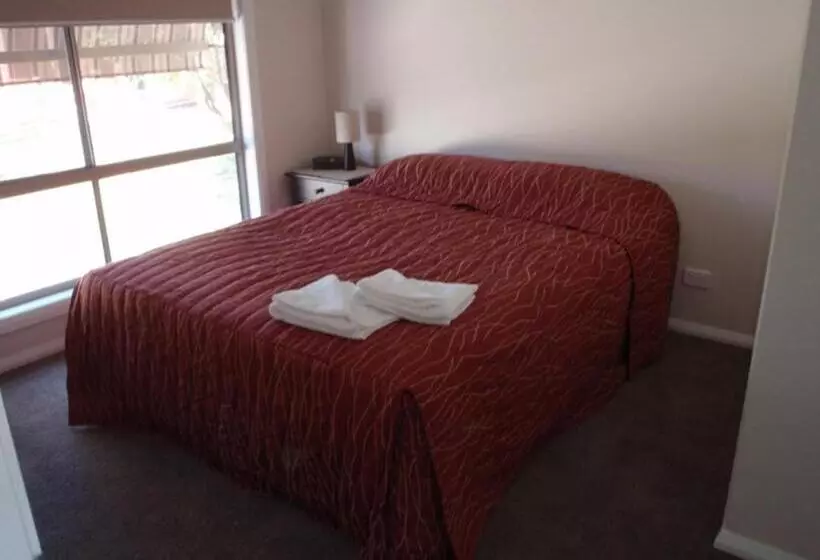 キャビン, Ashleigh Court Motor Inn