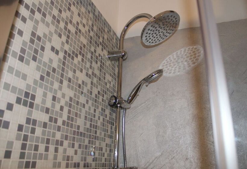 اتاق استاندارد, Affittacamere Pavia