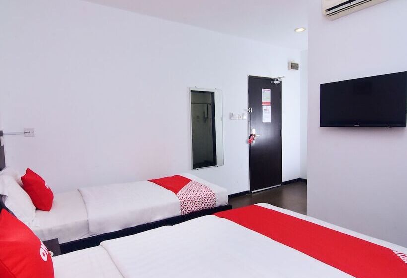 Трехместный Номер Deluxe, Astana