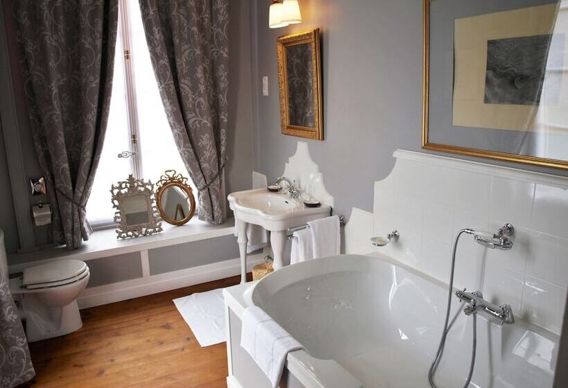 디럭스 룸, Château De La Pommeraye