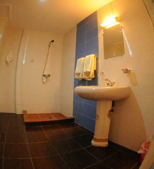 스탠다드 싱글 룸, Free Zone