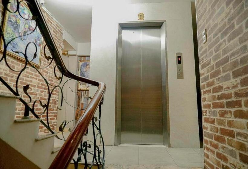 اتاق سوپریور سه تخته, Galaxy Boutique Sai Gon Central