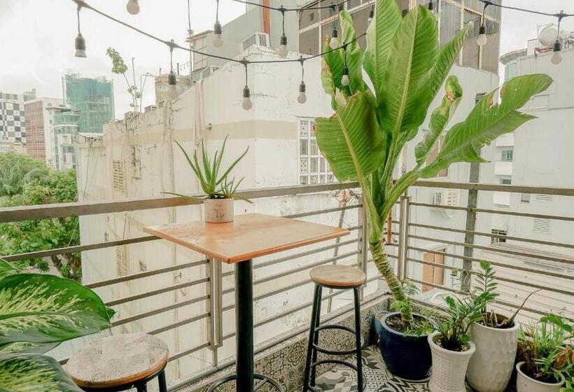 اتاق سوپریور چهار تخته, Galaxy Boutique Sai Gon Central