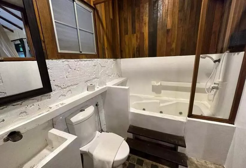 کلبه ییلاقی دلوکس یک خوابه, Sepilok Forest Edge Resort