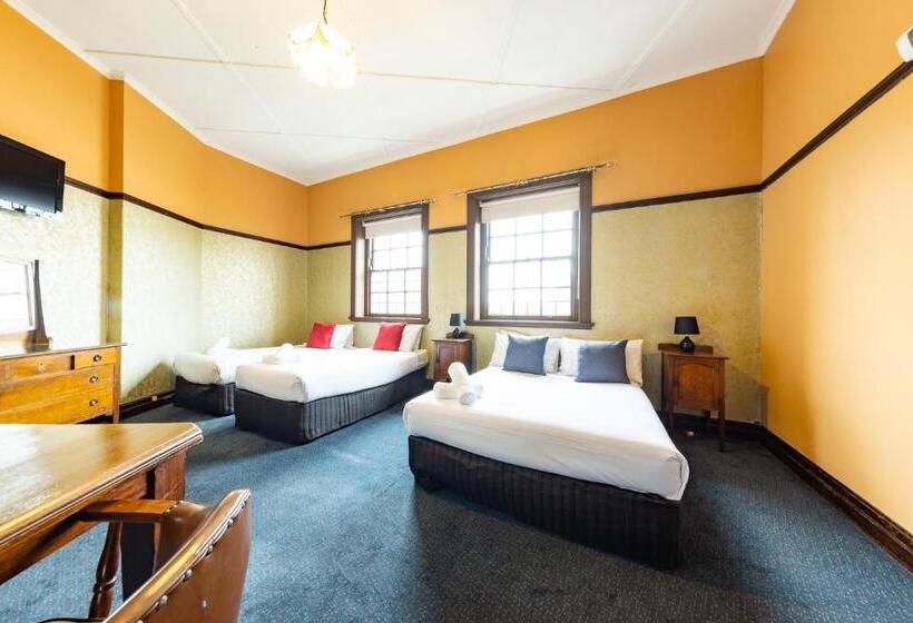 اتاق استاندارد با سرویس بهداشتی مشترک, Strathfield