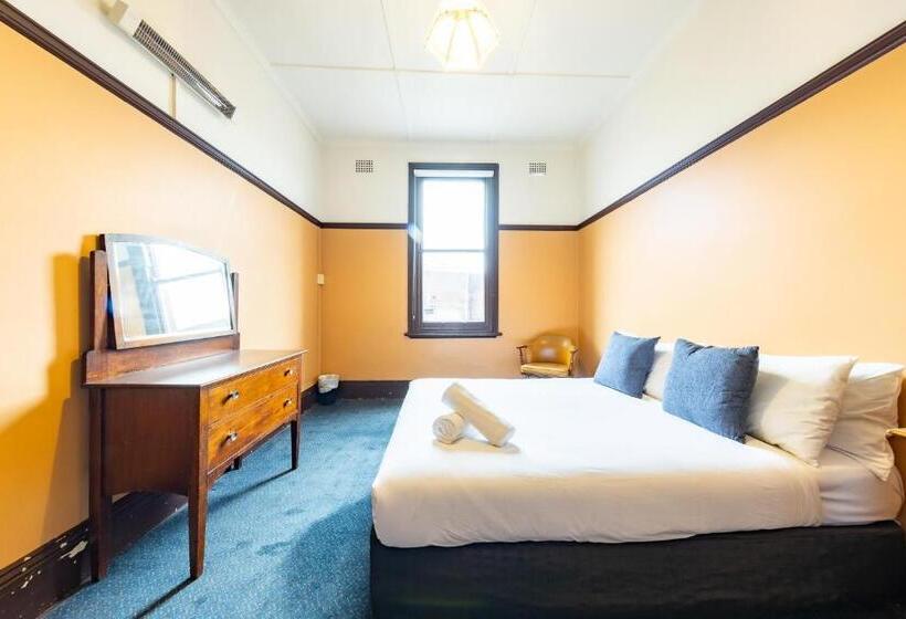 اتاق استاندارد با سرویس بهداشتی مشترک, Strathfield