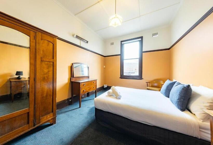 اتاق استاندارد با سرویس بهداشتی مشترک, Strathfield