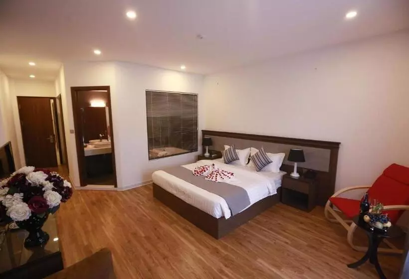 اتاق لوکس با بالکن, Collection O Le Grand Hanoi Hotel The Tryst