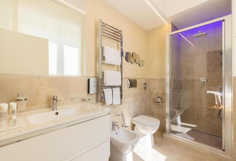 اتاق سوپریور با چشم‌انداز, Navona 49 Luxury Suites&apartment