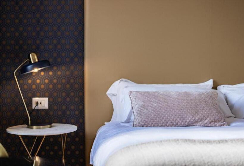 اتاق سوپریور با چشم‌انداز, Navona 49 Luxury Suites&apartment