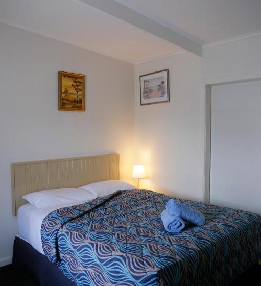 패밀리 룸, Seymour Motel