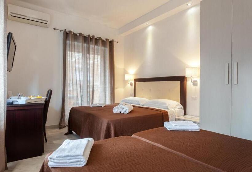 Standard Triple Room with Terrace, B&b Sol Romae