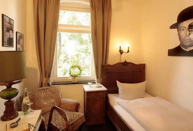 חדר סטנדרט יחיד, Das Krimi