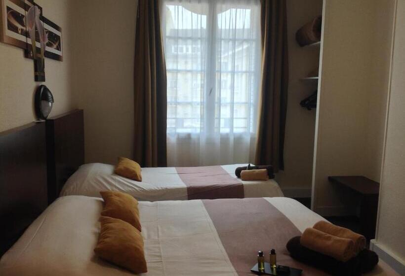 スタンダードトリプルルーム, De La Paix