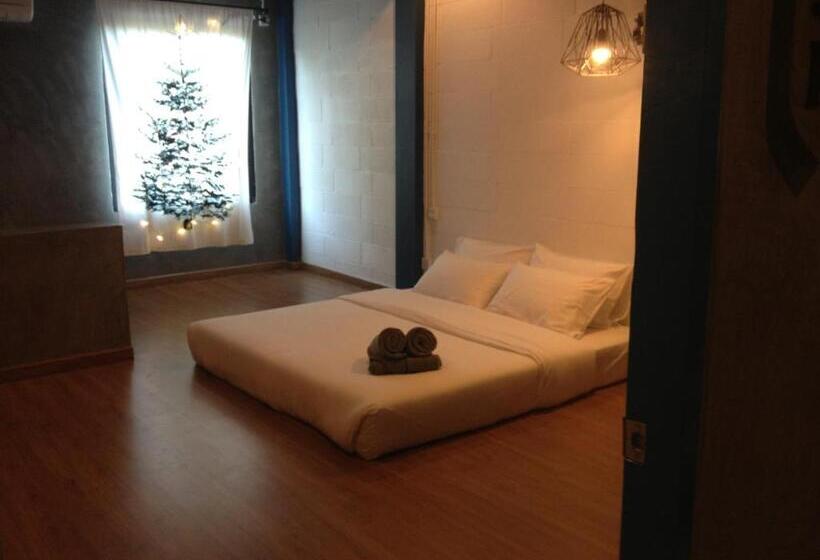 غرفة قياسية رباعية, De Sea Almond