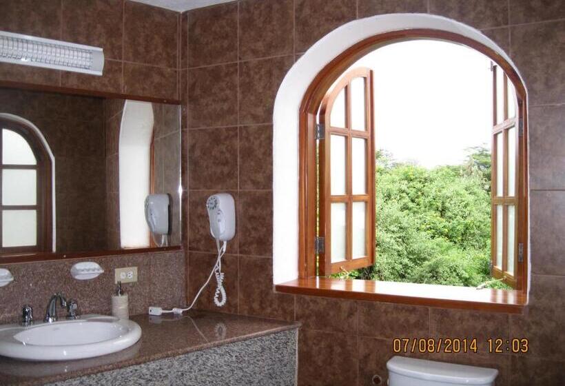 سوییت, La Fortaleza De Haro