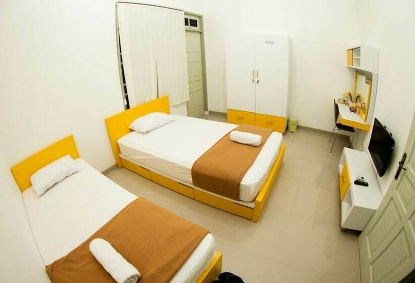 デラックスルーム, Omah Sastro