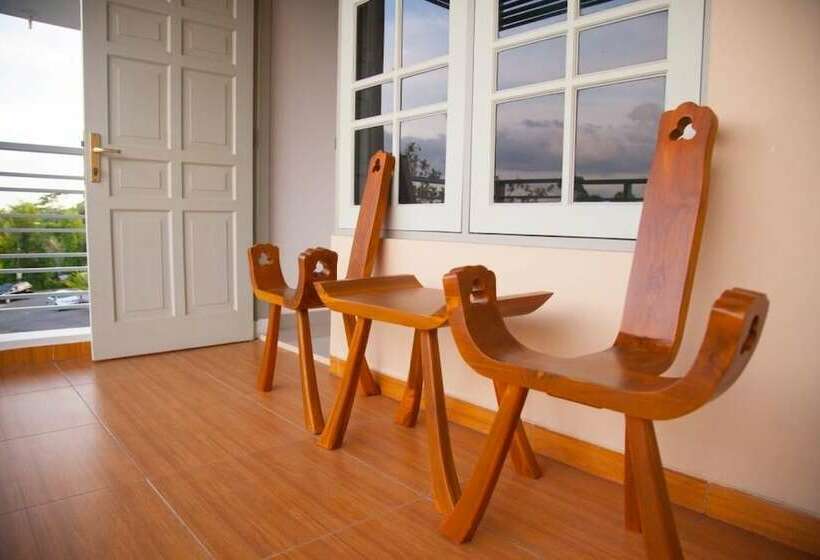 デラックスルーム, Omah Sastro