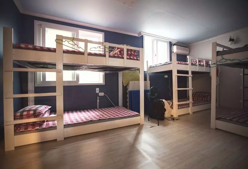 تختخواب در اتاق مشترک, Suncheon Guesthouse Nreem