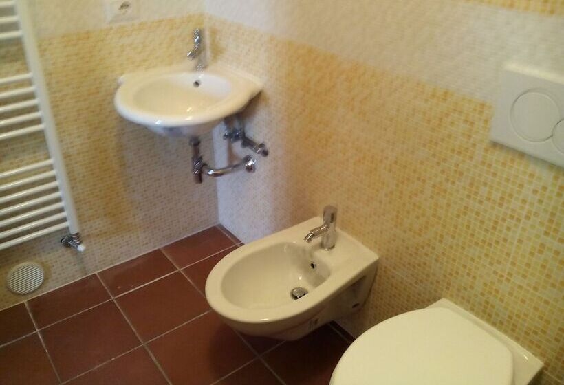 سوییت خانوادگی, Villa Sargiano