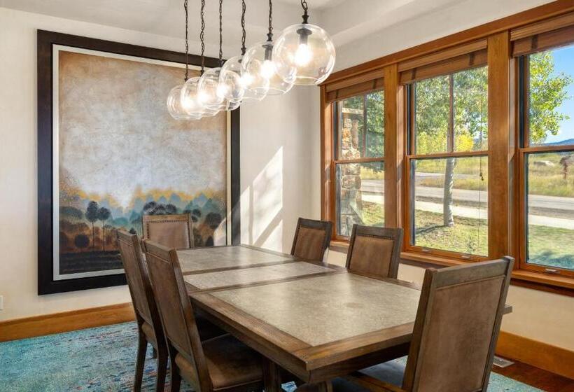 4ベッドルームハウス, The Porches