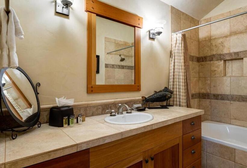 4ベッドルームハウス, The Porches