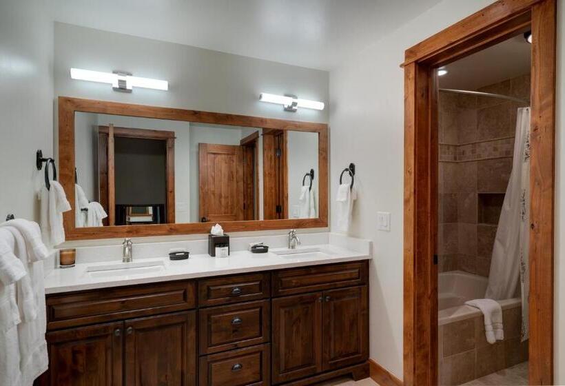 1ベッドルームハウス, The Porches