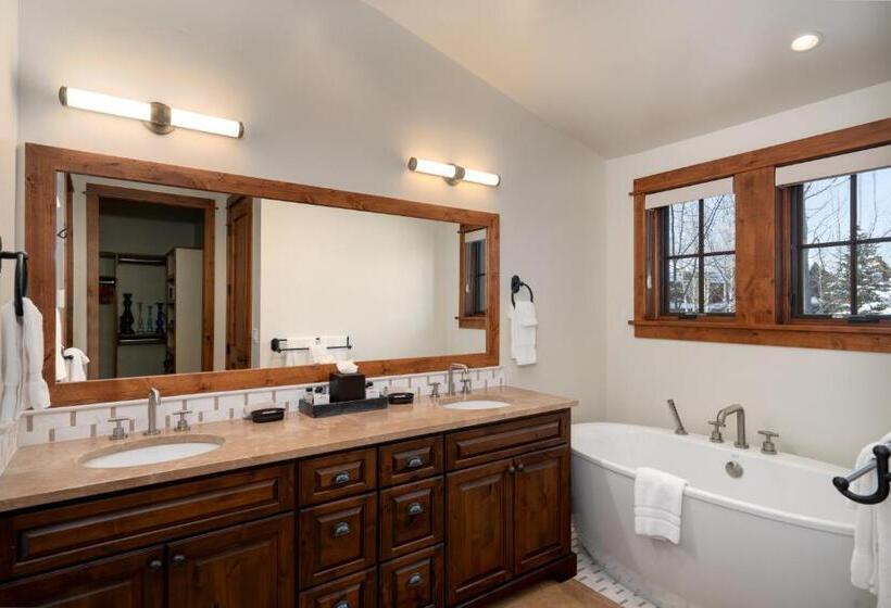 1ベッドルームハウス, The Porches