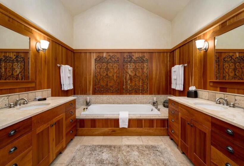 4ベッドルームハウス, The Porches