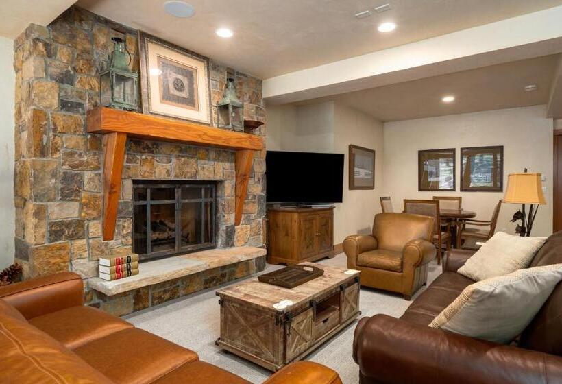 4ベッドルームハウス, The Porches