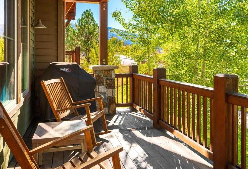 4ベッドルームハウス, The Porches