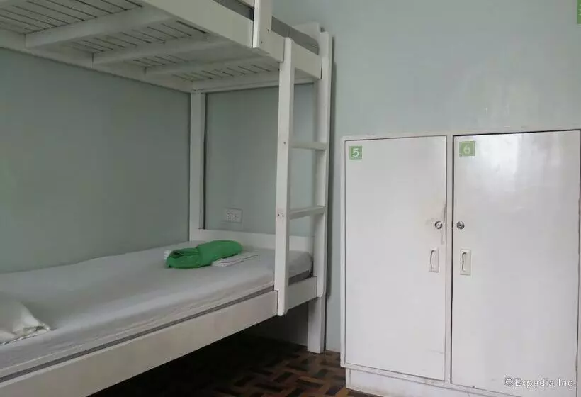 ルームシェアのワンベッド, Tr3ats Guest House Bohol   Hostel