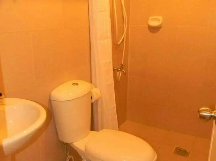 スタンダードルーム, Tr3ats Guest House Bohol   Hostel