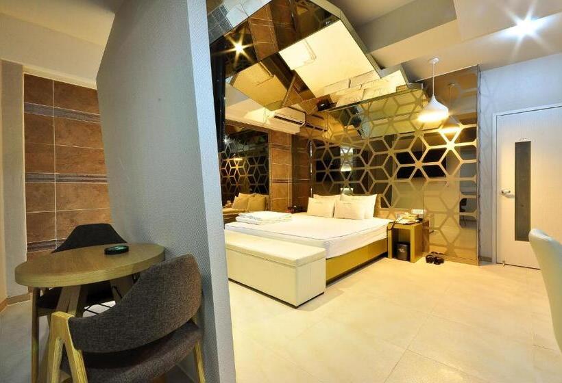 غرفة بريميوم, Boutique Hotel Aria Nampo