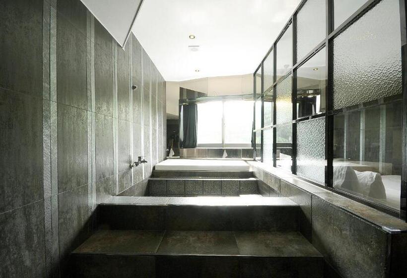 جناح, Boutique Hotel Aria Nampo