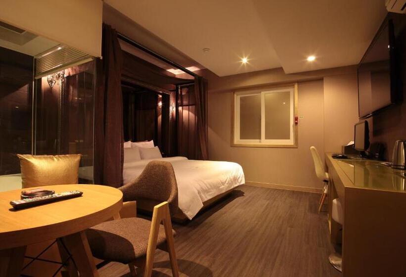 غرفة بريميوم, Boutique Hotel Aria Nampo