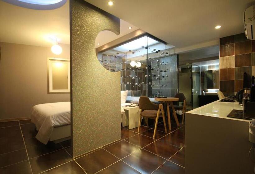 جناح, Boutique Hotel Aria Nampo