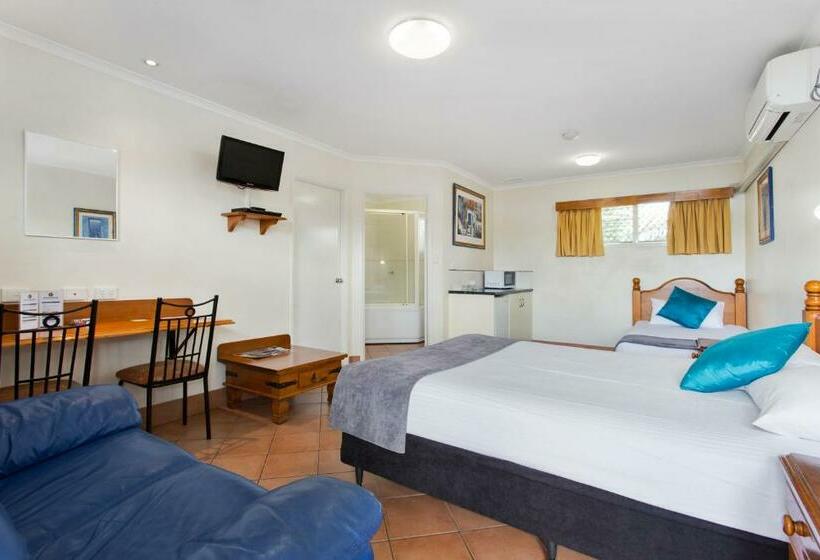 اتاق استاندارد با وان آب گرم, Glenmore Tavern