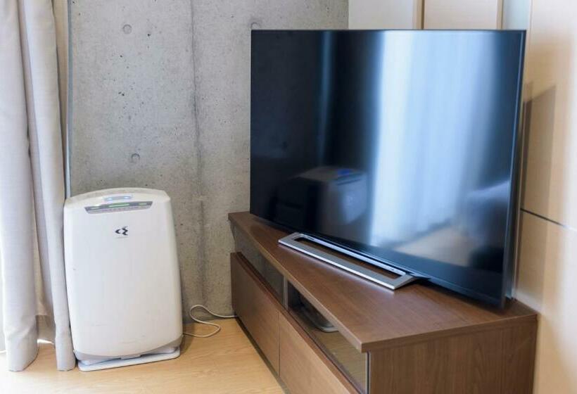 Camera Comfort, Nahawest Inn