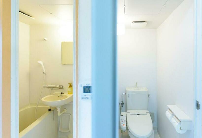 Camera Comfort, Nahawest Inn