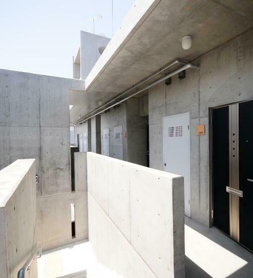 Camera Comfort, Nahawest Inn