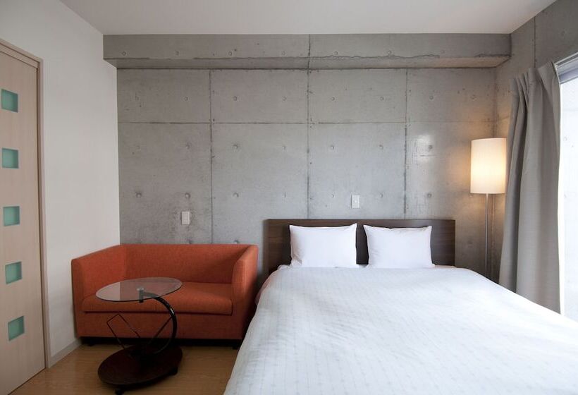 Camera Comfort, Nahawest Inn