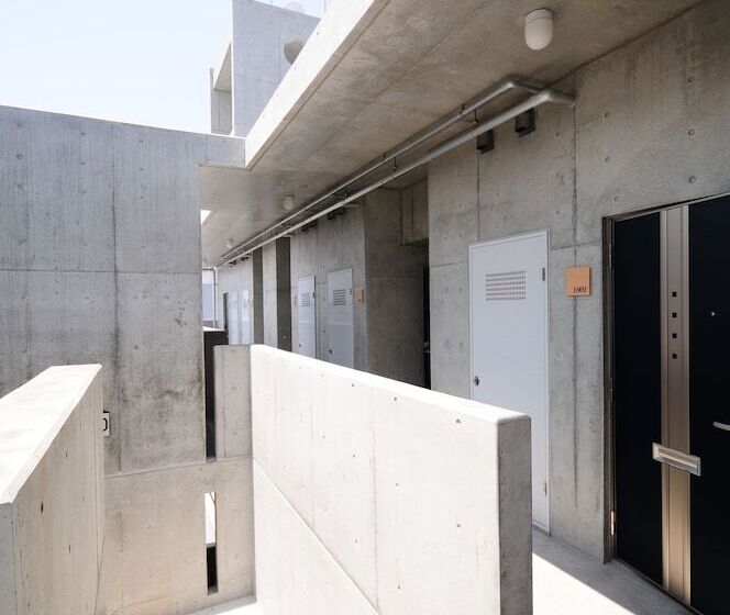 Camera Comfort, Nahawest Inn