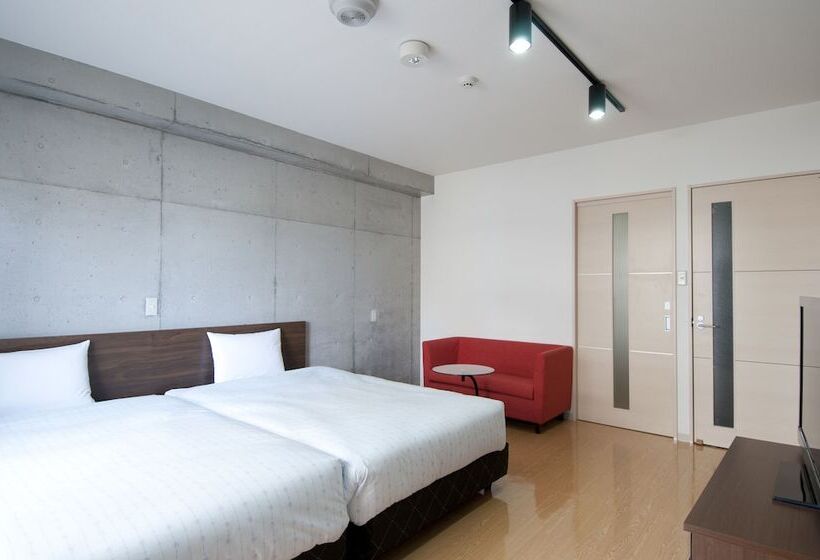 Camera Deluxe, Nahawest Inn