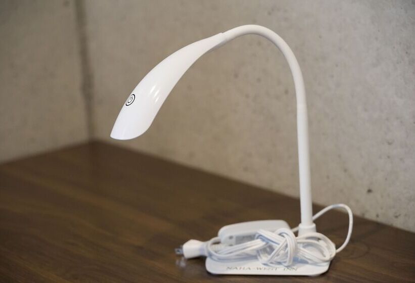 Camera Deluxe, Nahawest Inn