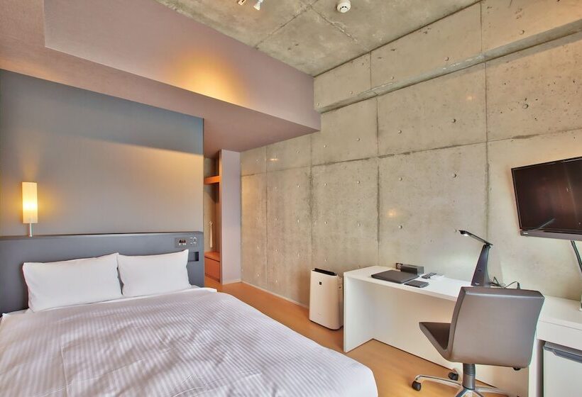 Camera Standard, Nahawest Inn