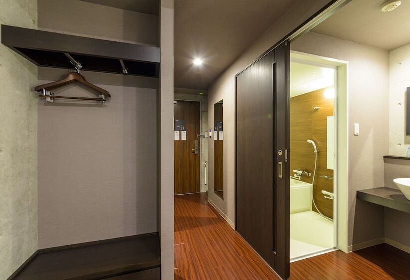 Camera Standard Piano Superiore, Nahawest Inn