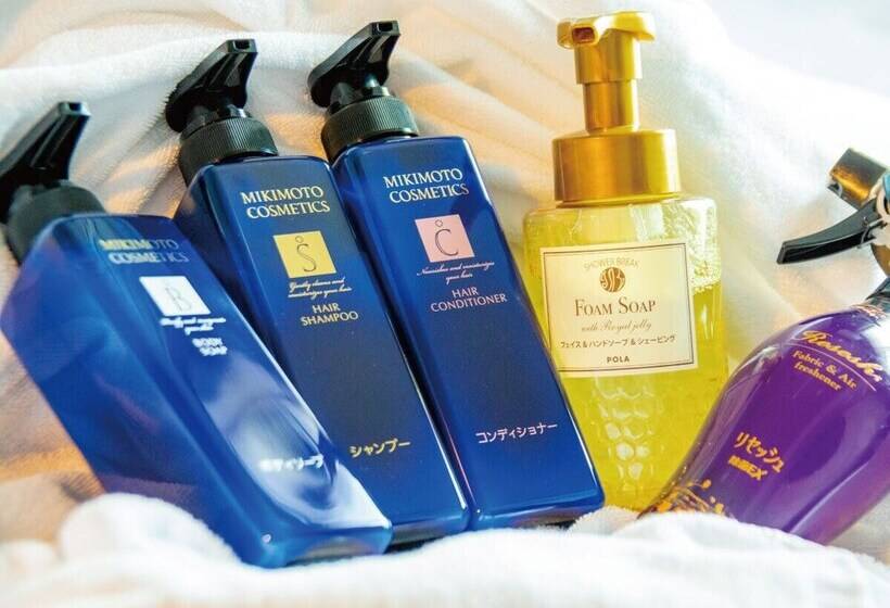 Camera Tripla Standard, Nahawest Inn