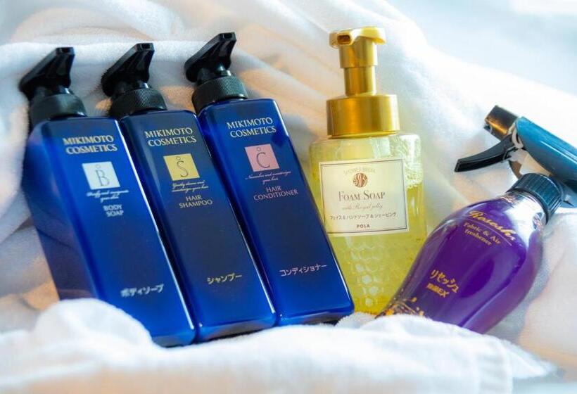 Camera Deluxe, Nahawest Inn