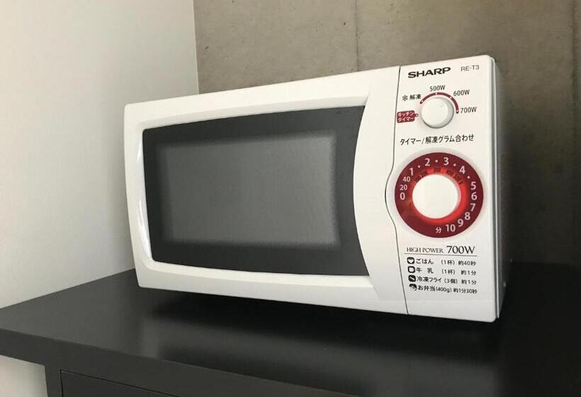 Camera Deluxe, Nahawest Inn